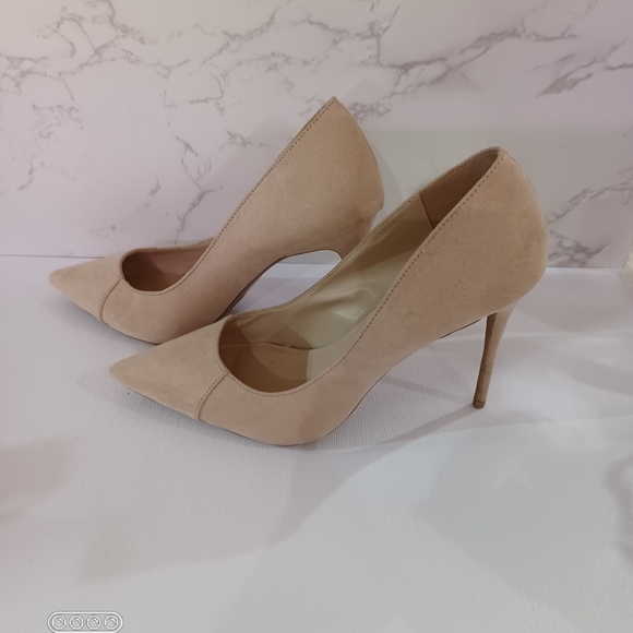 Wild diva tan suede shoes - Picture 2 of 4